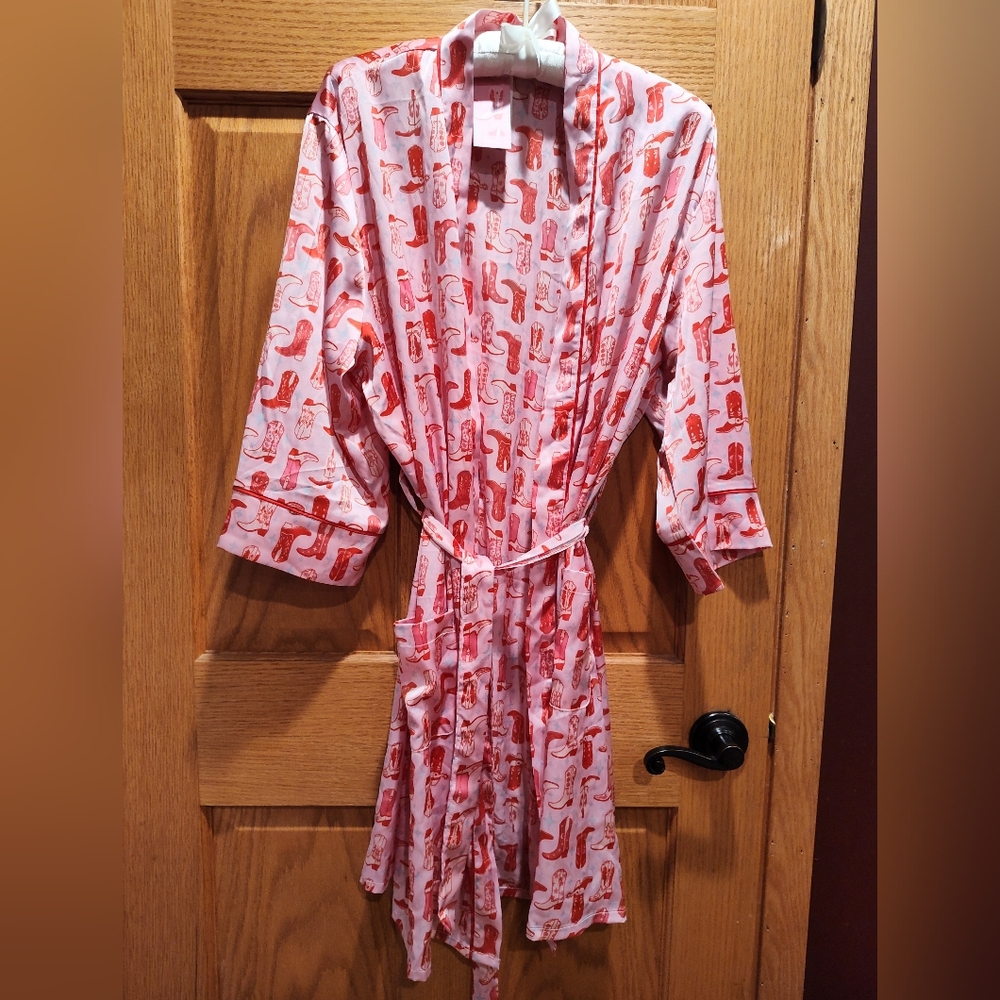 Hello Mello Boots & Bubbles Beauty Sleep Satin Robe, Cowboy Boots